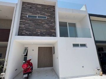 Vendo casa en fraccionamiento la antigua cementera cerca galerías serdán