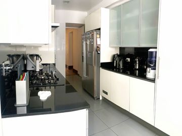 Impecable y Espectacular Flat en San Isidro por sus magníficos acabados, distribución y ubicación.