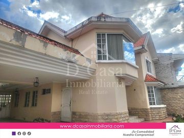 Vendo en Cuenca  Terreno de 845m2* sector Remigio Crespo (Son 2 casas juntas)