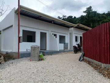 APARTMENT UNIT FOR SALE IN SAN JUAN SIQUIJOR SIQ0161