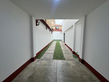 VENTA DE LINDA CASA EN SECTOR1 GRUPO 8 - VILLA EL SALVADOR