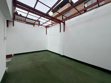 VENTA DE LINDA CASA EN SECTOR1 GRUPO 8 - VILLA EL SALVADOR