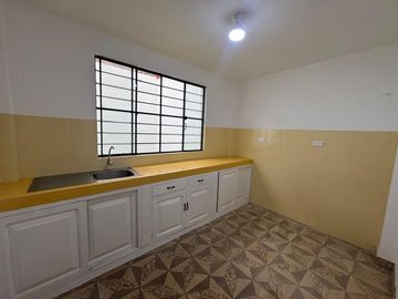 VENTA DE LINDA CASA EN SECTOR1 GRUPO 8 - VILLA EL SALVADOR