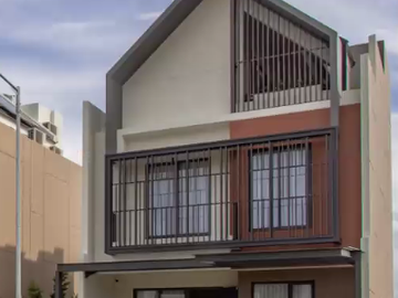 Leonora at Symphonia Rumah Attic Ready Siap Huni di Gading Serpong