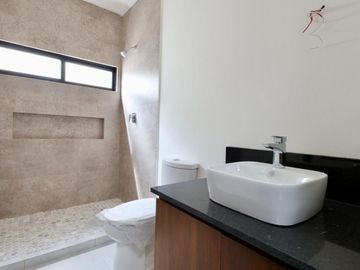 Moderna y amplia en fracc Privado,  excelente ubicación.