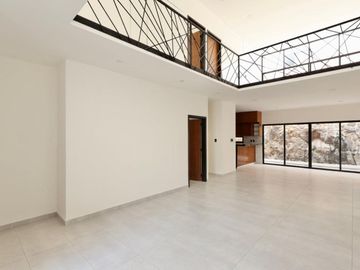 Moderna y amplia en fracc Privado,  excelente ubicación.