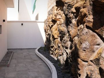 Moderna y amplia en fracc Privado,  excelente ubicación.