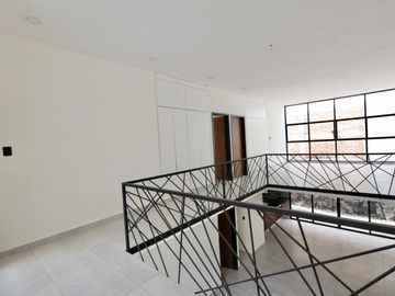 Moderna y amplia en fracc Privado,  excelente ubicación.
