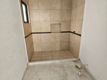 CASA CON ALBERCA EN FRACC. ALTOS DE OAXTEPEC