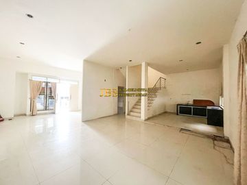 Dijual Villa Komplek Cemara Kuta Jl. Seminyak (Belakang ada kanal)