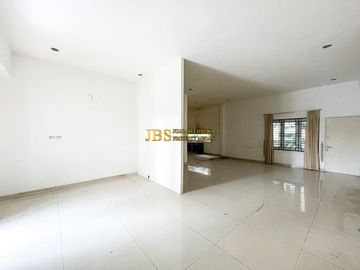Dijual Villa Komplek Cemara Kuta Jl. Seminyak (Belakang ada kanal)