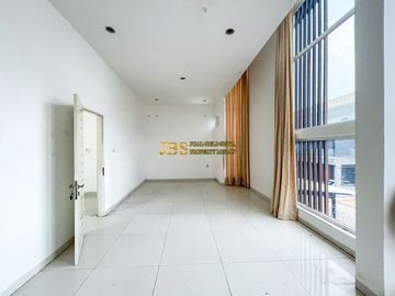Dijual Villa Komplek Cemara Kuta Jl. Seminyak (Belakang ada kanal)