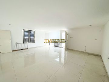 Dijual Villa Komplek Cemara Kuta Jl. Seminyak (Belakang ada kanal)