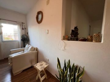 ZUVIRIA 682 – Casa en planta alta a la venta