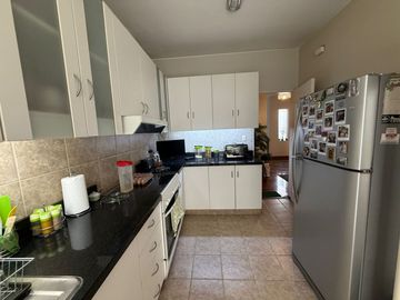 Vendo espaciosa casa en condominio en Surco