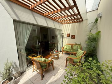 Vendo espaciosa casa en condominio en Surco