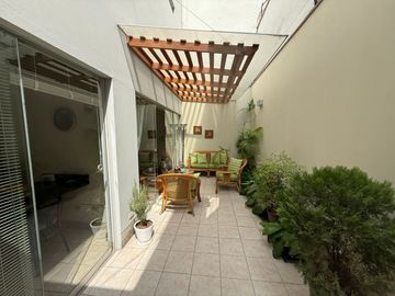 Vendo espaciosa casa en condominio en Surco