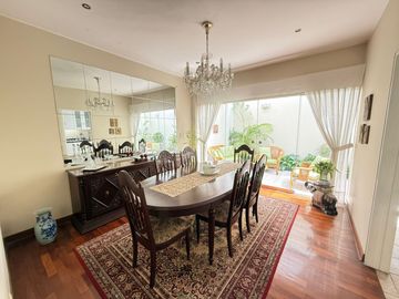 Vendo espaciosa casa en condominio en Surco