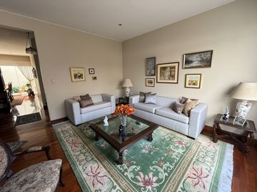 Vendo espaciosa casa en condominio en Surco