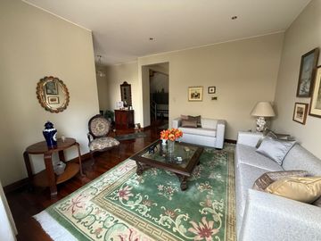 Vendo espaciosa casa en condominio en Surco