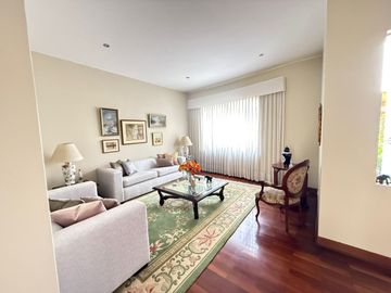 Vendo espaciosa casa en condominio en Surco