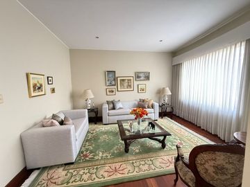 Vendo espaciosa casa en condominio en Surco