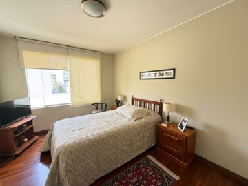 Vendo espaciosa casa en condominio en Surco