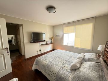 Vendo espaciosa casa en condominio en Surco