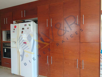 Casa Moderna en Venta en Pomasqui