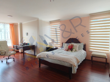 Casa Moderna en Venta en Pomasqui