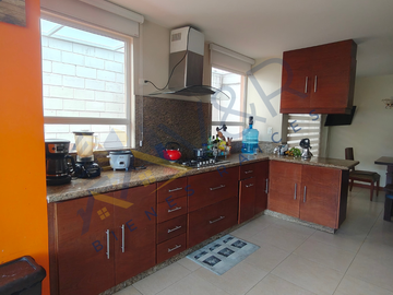 Casa Moderna en Venta en Pomasqui