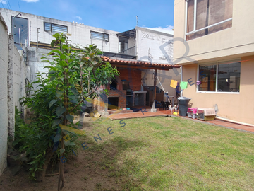 Casa Moderna en Venta en Pomasqui