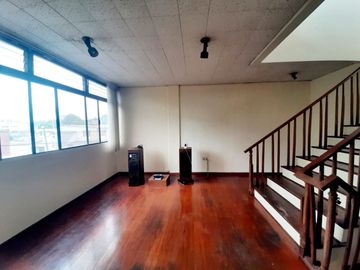 SE VENDE 3 PROPIEDAD EN 1 (DOS CASA COMERCIALES Y 1 LOCAL) EN URDESA