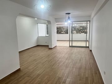 Venta Dpto 1er piso, con terraza y vista a la laguna, urb Las Lagunas, La Molina