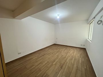 Venta Dpto 1er piso, con terraza y vista a la laguna, urb Las Lagunas, La Molina