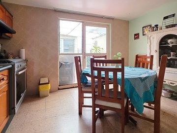 Oportunidad! Casa iluminada c/jardín, ubicación privilegiada cerca del parque