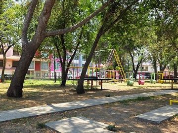 Oportunidad! Casa iluminada c/jardín, ubicación privilegiada cerca del parque