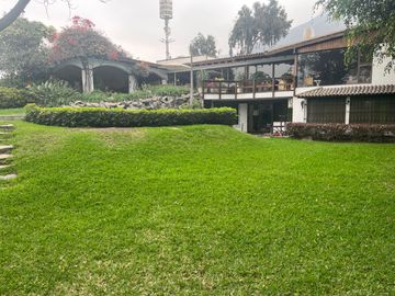 Venta casa en urb Las Lagunas, excelente oportunidad de inversión