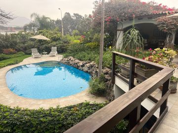 Venta casa en urb Las Lagunas, excelente oportunidad de inversión