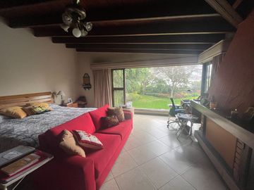 Venta casa en urb Las Lagunas, excelente oportunidad de inversión