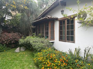 Venta casa en urb Las Lagunas, excelente oportunidad de inversión
