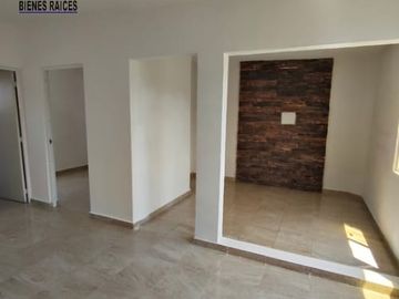 Departamento en Fracc. Paseo de las Palmas II. Alberca, palapa y juegos infantiles
