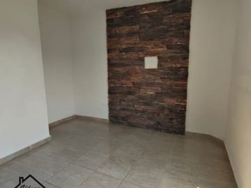 Departamento en Fracc. Paseo de las Palmas II. Alberca, palapa y juegos infantiles