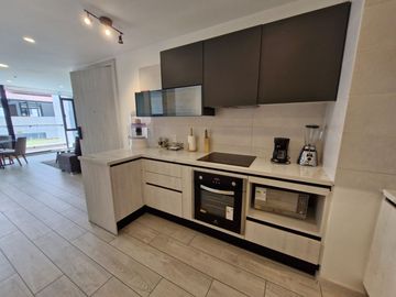 VENDO SUITE, LA CAROLINA,  MODERNA, TOTALMENTE AMOBLADA Y EQUIPADA
