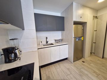 VENDO SUITE, LA CAROLINA,  MODERNA, TOTALMENTE AMOBLADA Y EQUIPADA