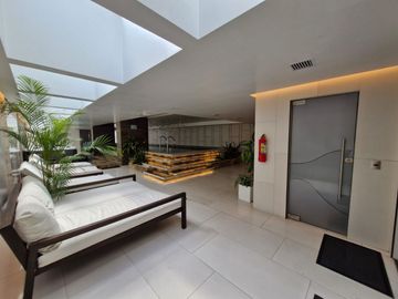 VENDO SUITE, LA CAROLINA,  MODERNA, TOTALMENTE AMOBLADA Y EQUIPADA