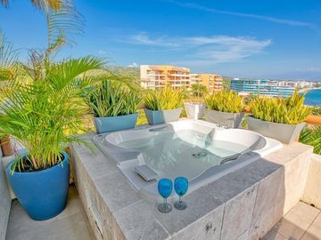 Lujoso Penthouse Amueblado Frente al Mar en Punta Esmeralda | Bucerias Nayarit