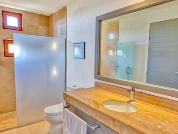 Lujoso Penthouse Amueblado Frente al Mar en Punta Esmeralda | Bucerias Nayarit
