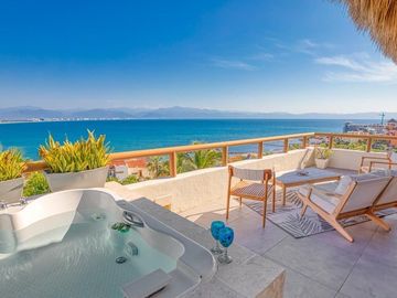 Lujoso Penthouse Amueblado Frente al Mar en Punta Esmeralda | Bucerias Nayarit