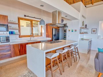 Lujoso Penthouse Amueblado Frente al Mar en Punta Esmeralda | Bucerias Nayarit